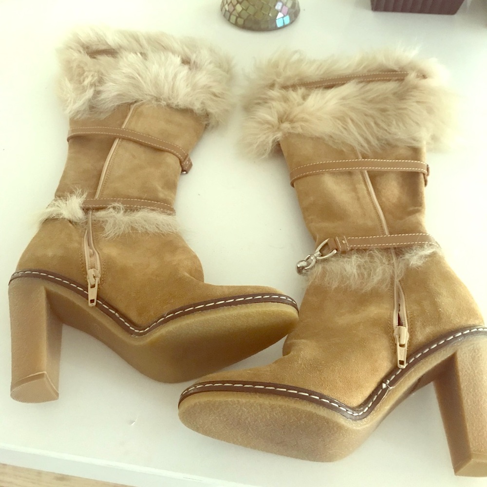 Coach tan with fur boots